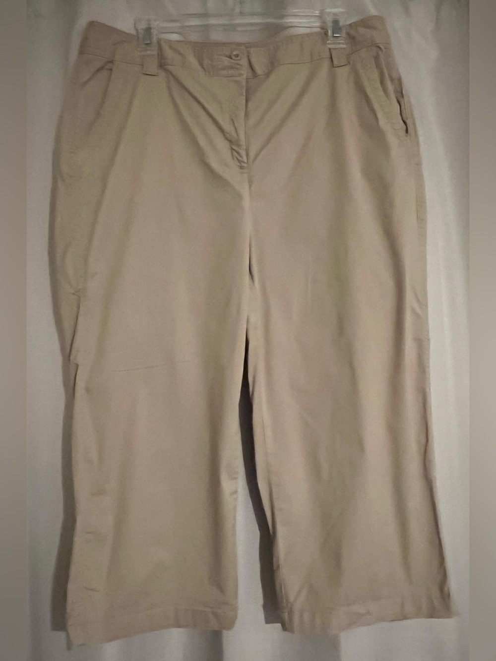 Covington Women’s Size 14 Khaki Beige Cropped Capri Pants Stretch